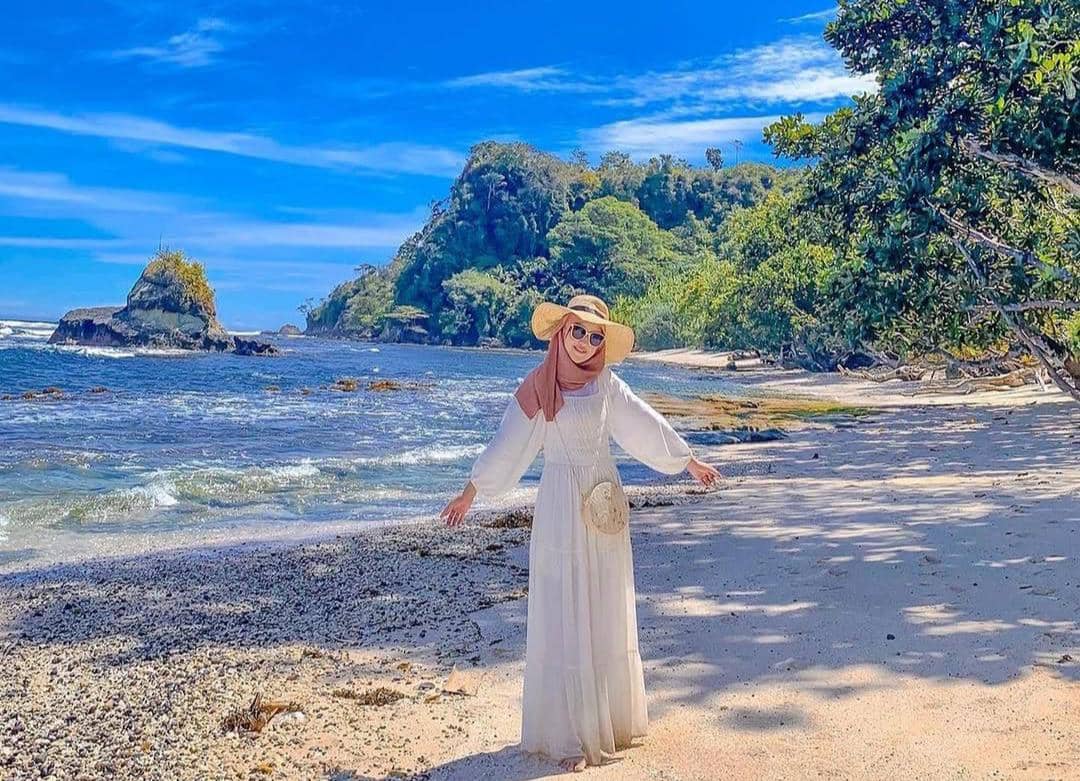 SM Travel: Jembatan Wisata Cilacap yang Tak Pernah Penuh!
